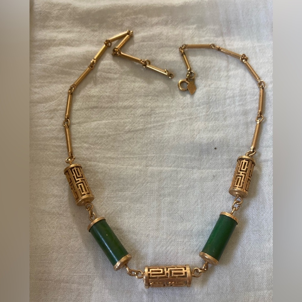 Sarah Coventry Faux Jade Necklace - Picture 7 of 9